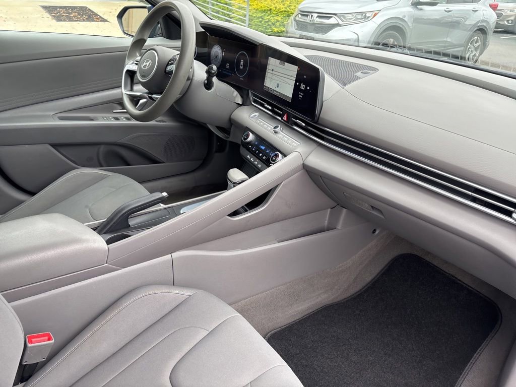Used 2024 Hyundai Elantra SEL FWD image 12