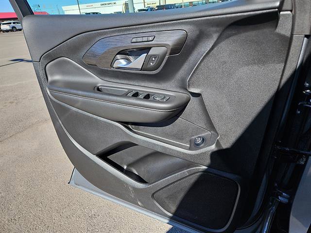 Used 2023 GMC Terrain SLT w/ Tech Package image 13