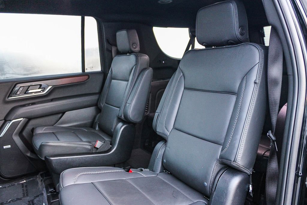 Used 2025 GMC Yukon XL Denali AWD/4WD image 19