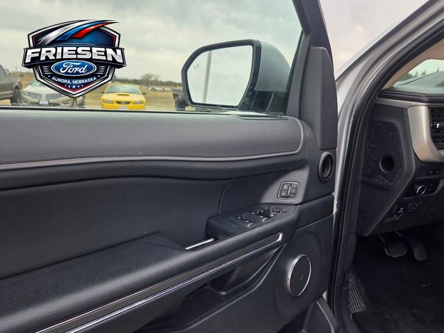 Used 2024 Ford Expedition XLT image 9