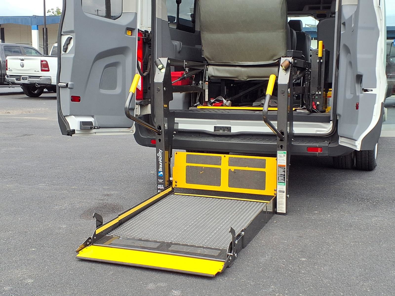 Used 2016 Ford Transit 350 XL image 9