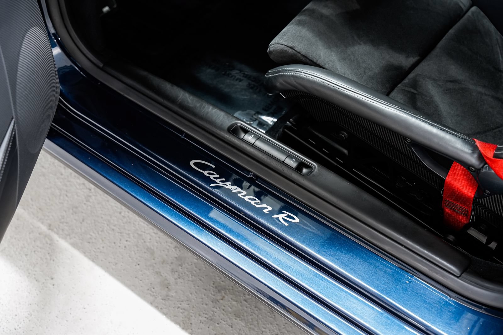 Used 2012 Porsche Cayman R RWD image 20