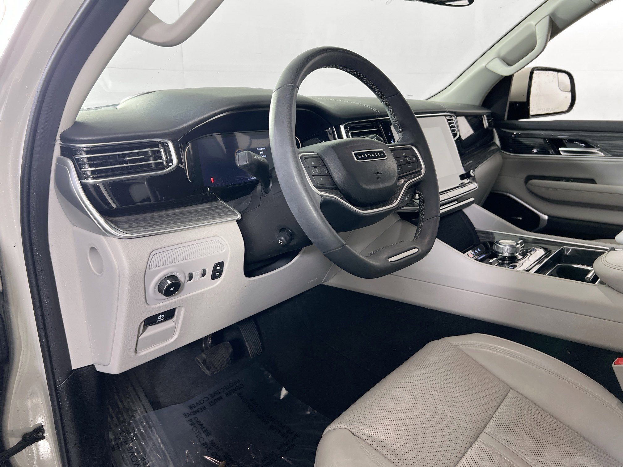 Used 2022 Jeep Wagoneer Series III w/ Flexible Seating Group image 9