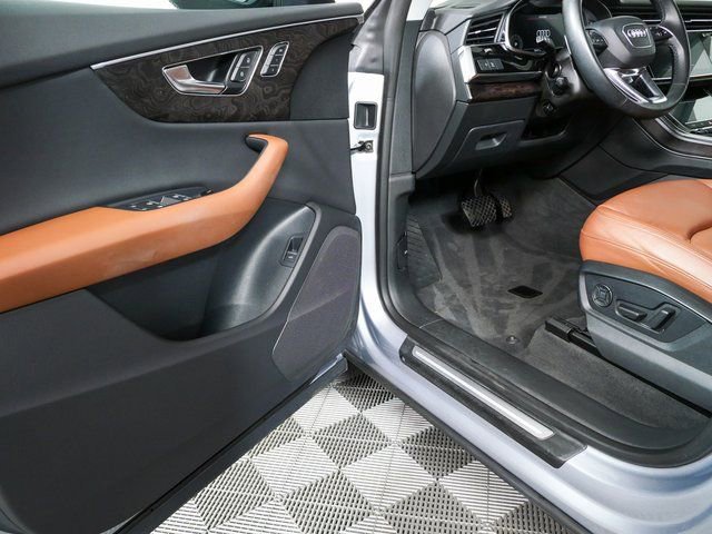Used 2022 Audi Q8 Premium AWD/4WD image 7