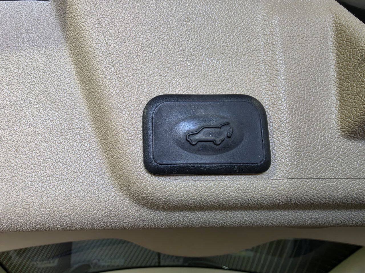 Used 2012 Buick Enclave Premium FWD image 28