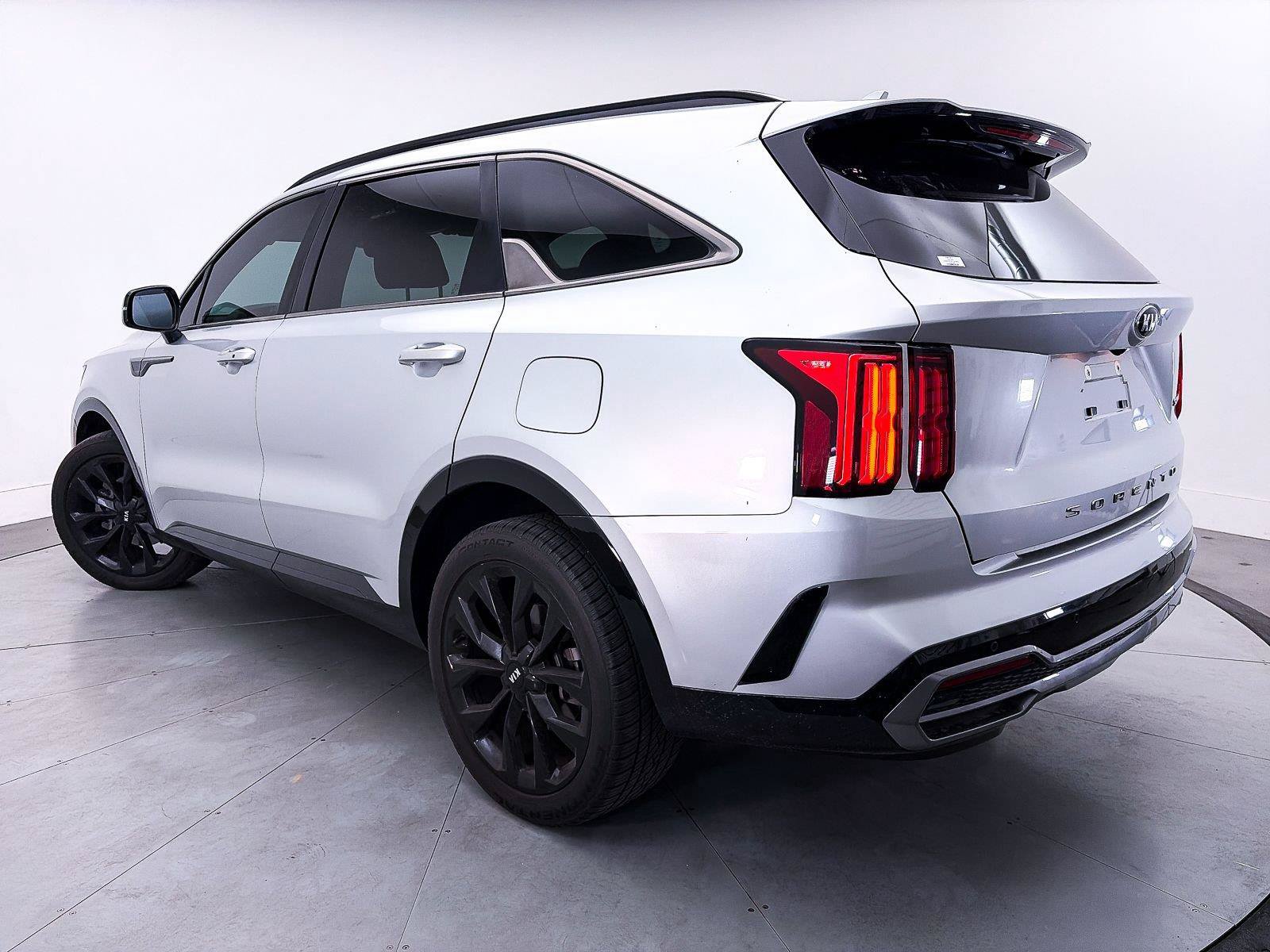 Used 2021 Kia Sorento SX FWD image 3
