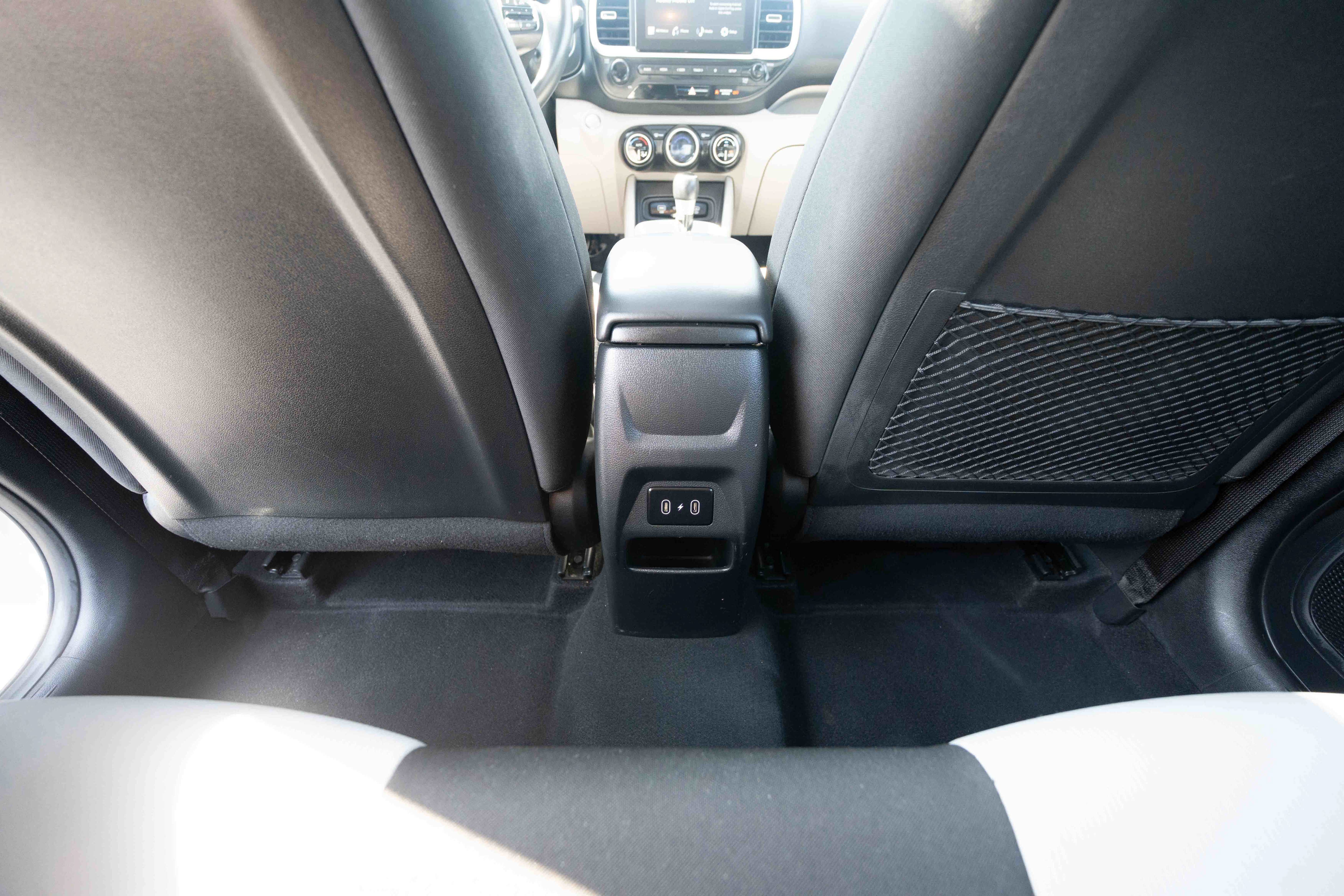 Used 2025 Hyundai Venue SEL FWD image 22