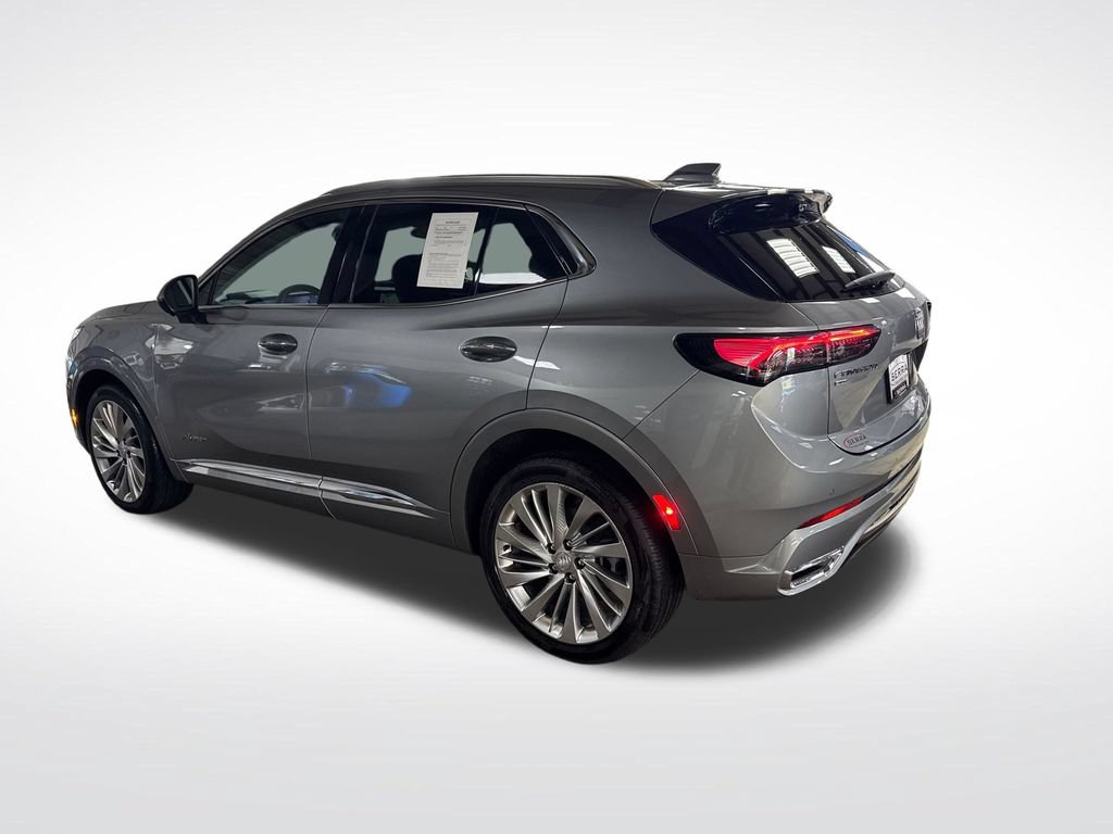 Used 2025 Buick Envision Avenir AWD/4WD image 3