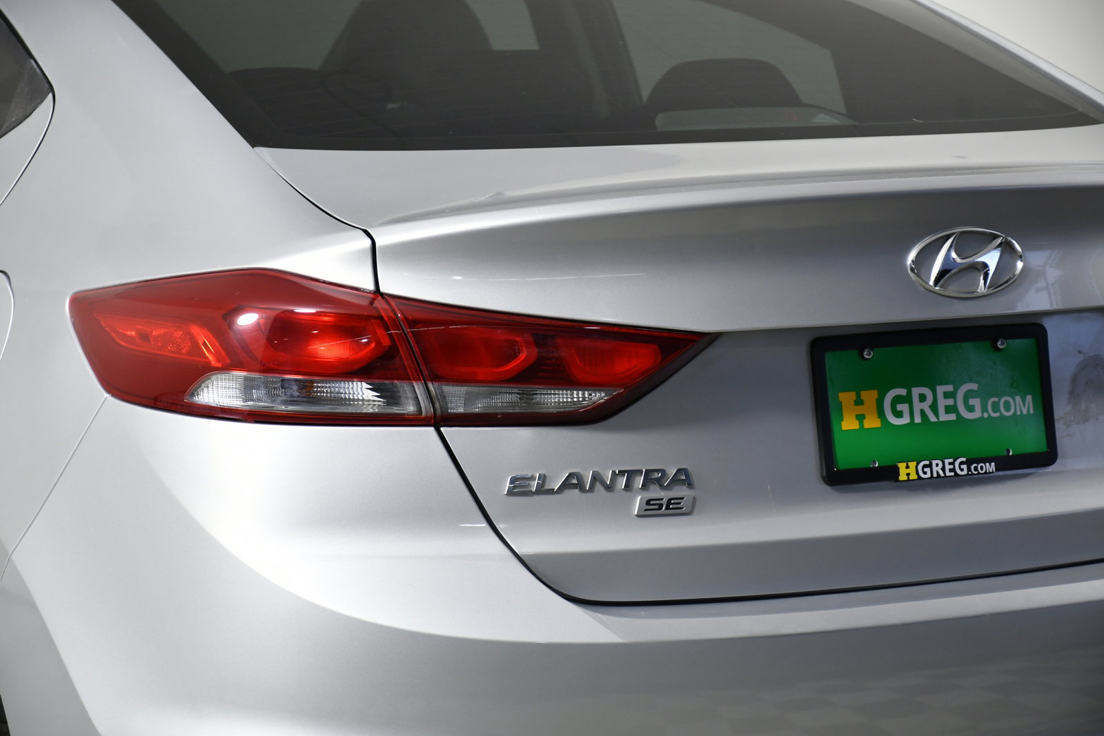 Used 2017 Hyundai Elantra SE image 30