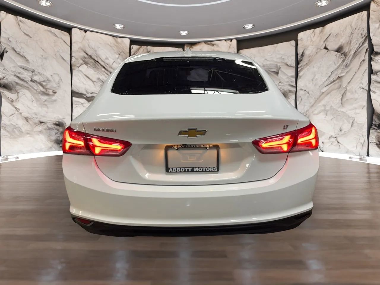 Used 2022 Chevrolet Malibu LT image 3