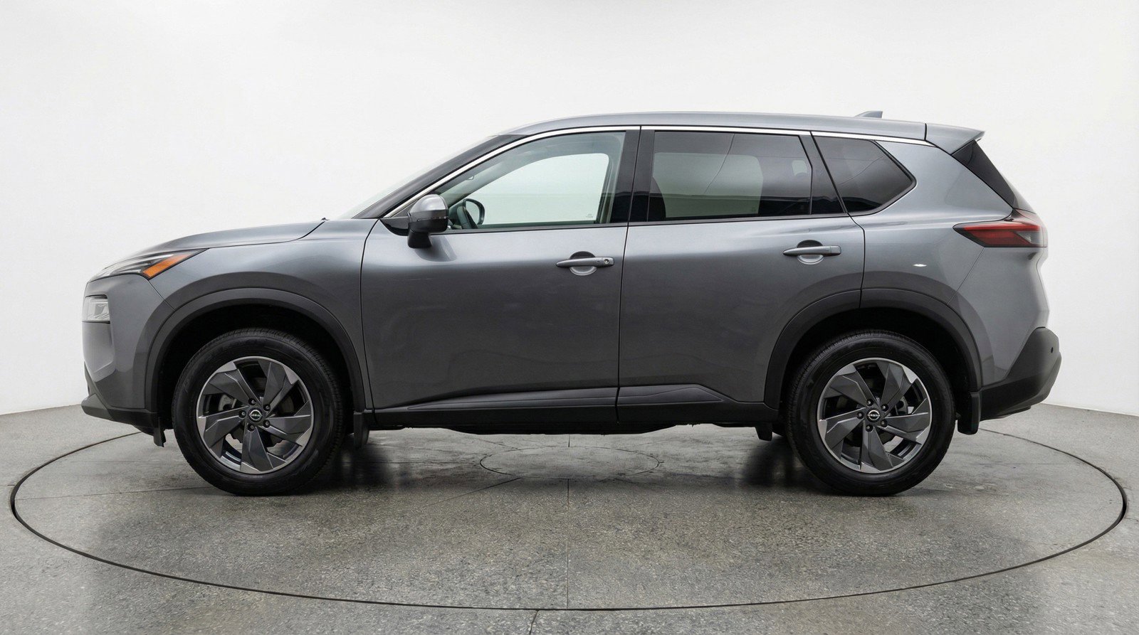 Used 2025 Nissan Rogue SV image 5