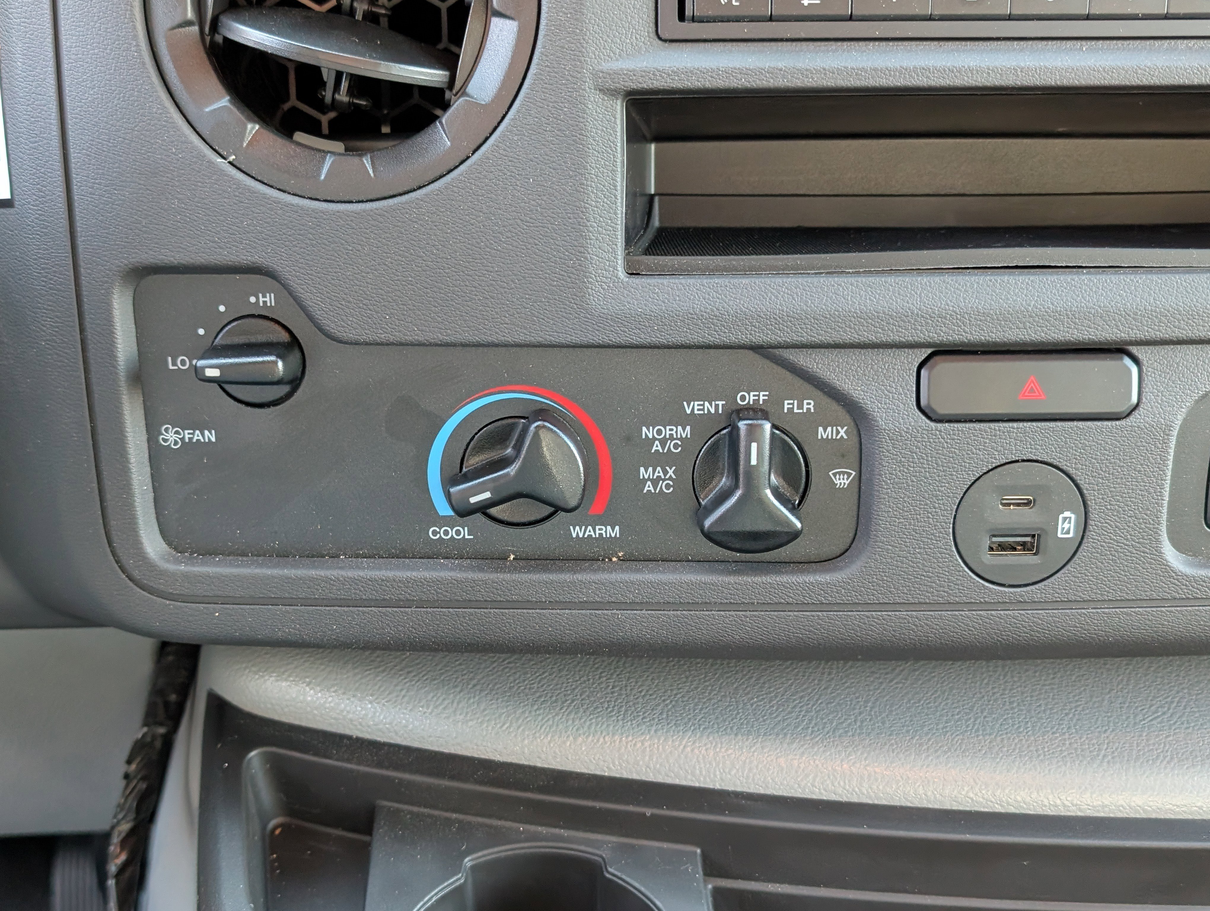 New 2026 Ford E-450 and Econoline 450 Super Duty w/ Power Equipment Group RWD image 29