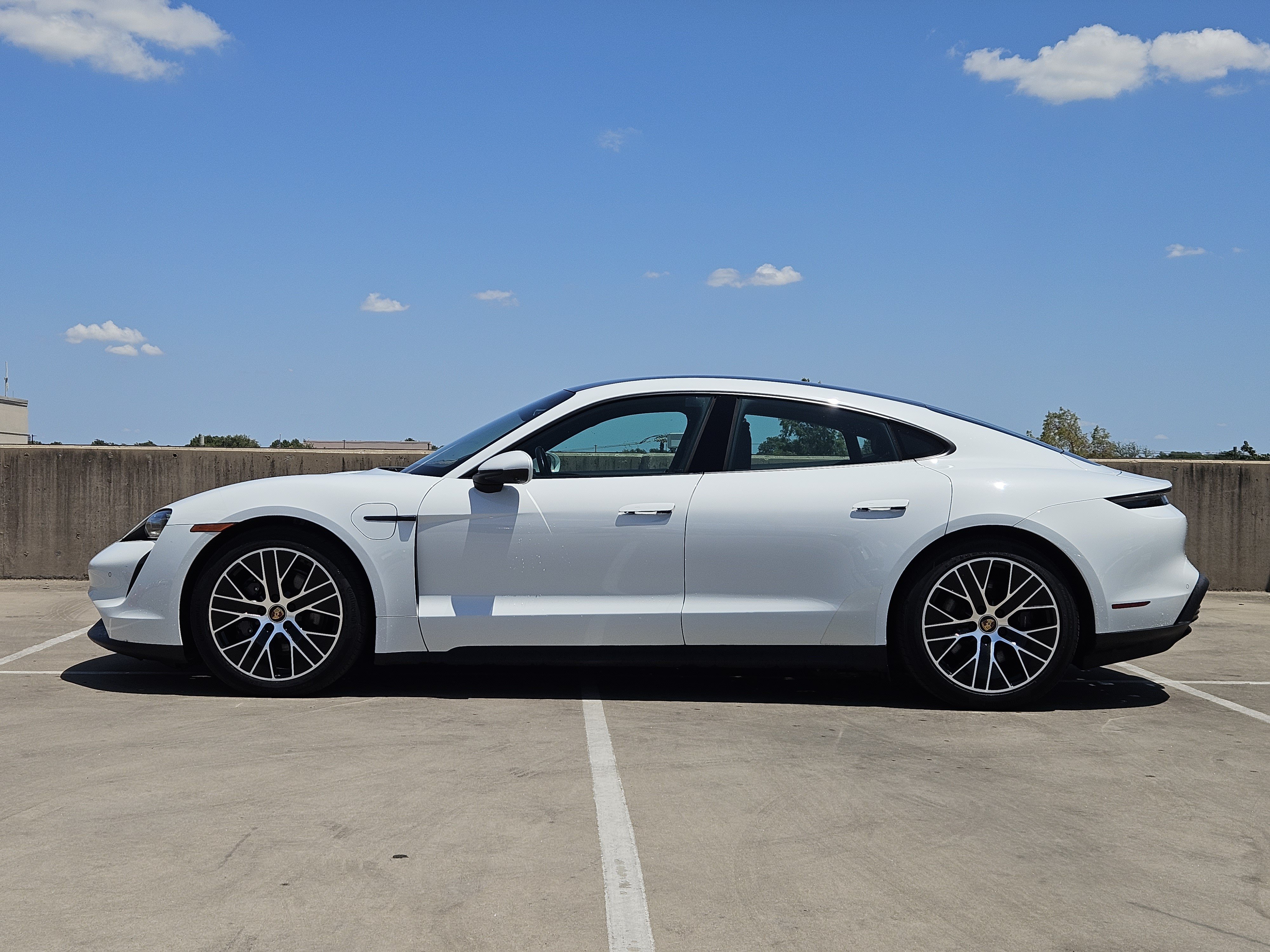 Certified 2022 Porsche Taycan RWD image 2
