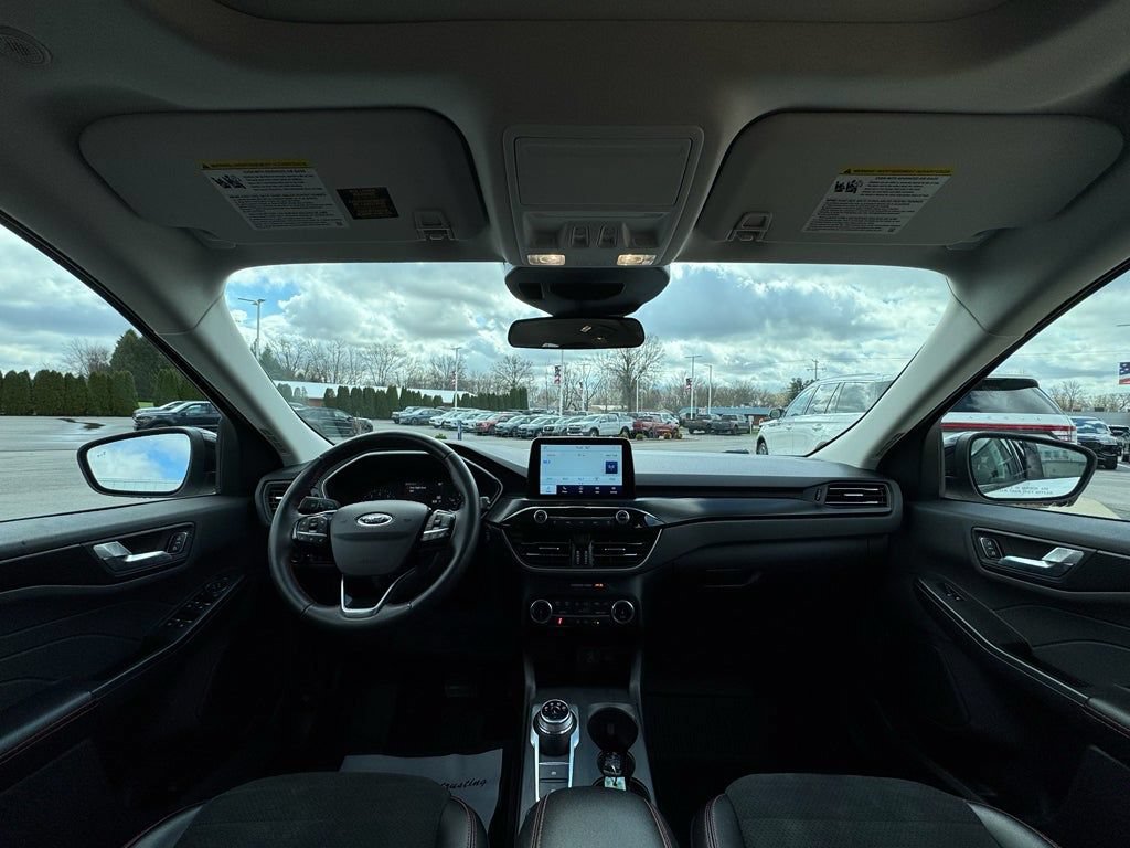 Certified 2022 Ford Escape SEL w/ SEL Stealth AWD Package image 16