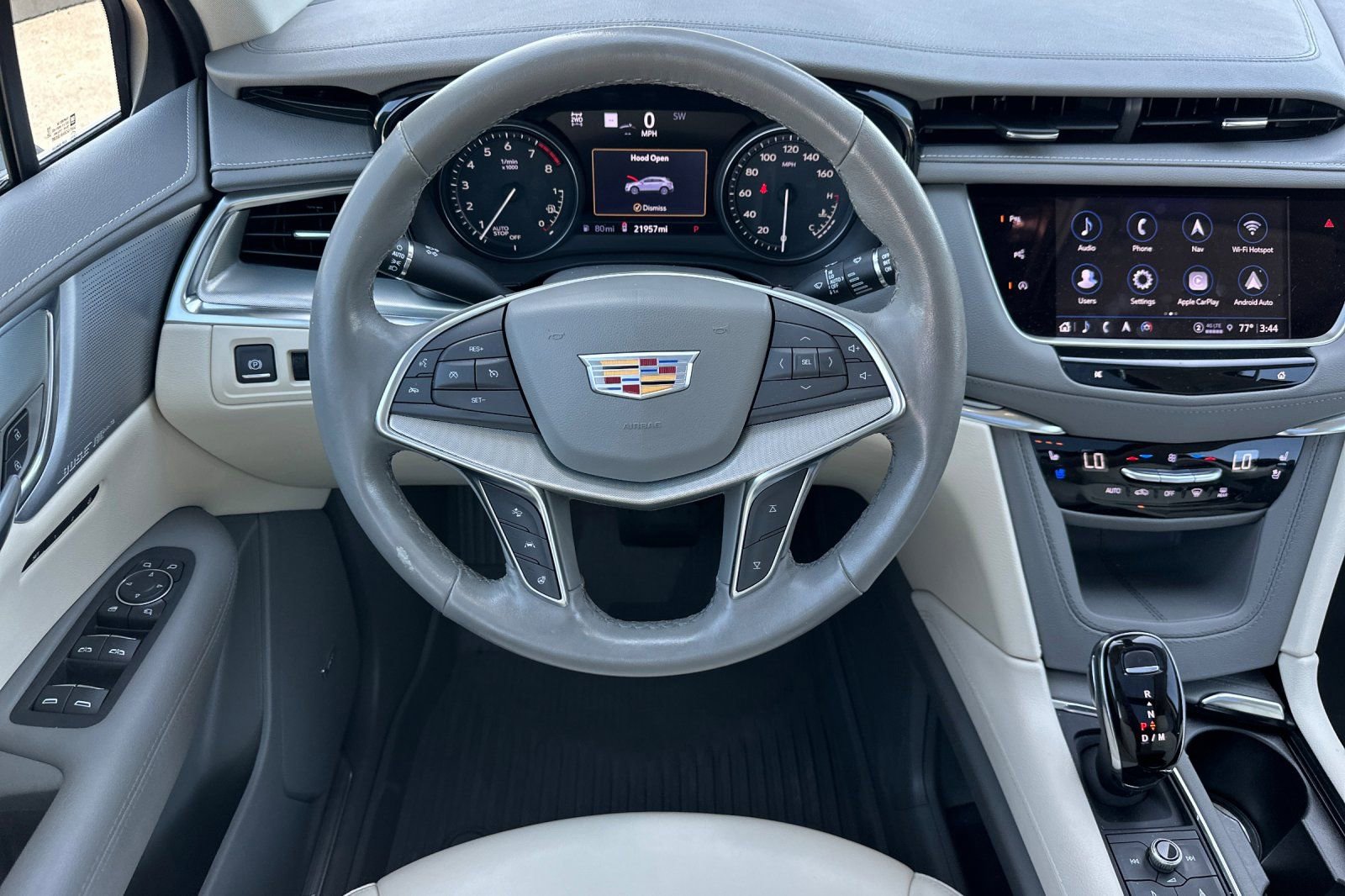 Used 2023 Cadillac XT5 Premium Luxury w/ Technology Package AWD/4WD image 17