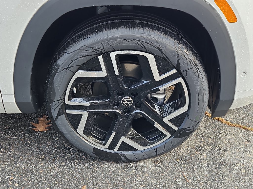 New 2027 Volkswagen Atlas SEL Premium R-Line AWD/4WD image 4