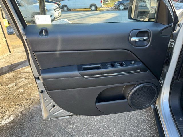 Used 2012 Jeep Patriot Limited w/ Sun/Sound Group image 10