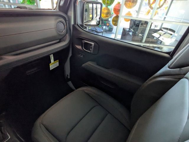 New 2026 Jeep Gladiator Mojave w/ Technology Group image 18