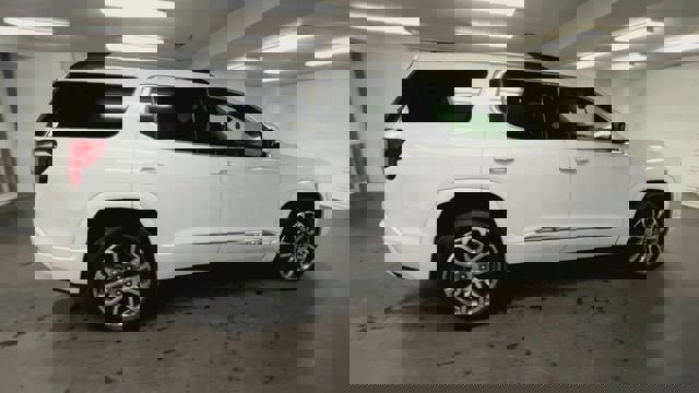 Certified 2023 GMC Acadia Denali w/ Denali Ultimate Package image 9