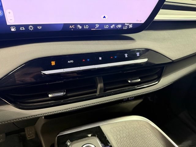 Used 2025 Buick Enclave Preferred w/ Power Package FWD image 24