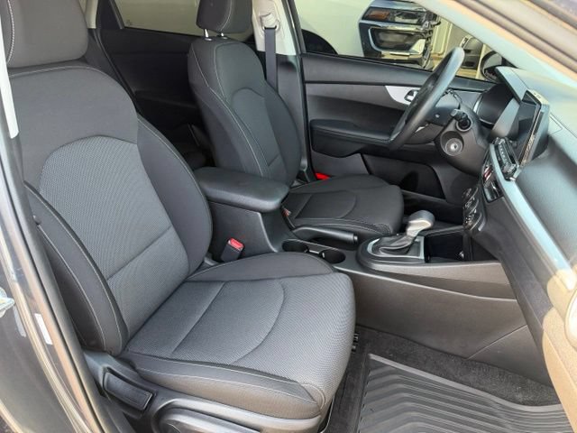 Used 2023 Kia Forte LXS w/ LXS Technology Package FWD image 11