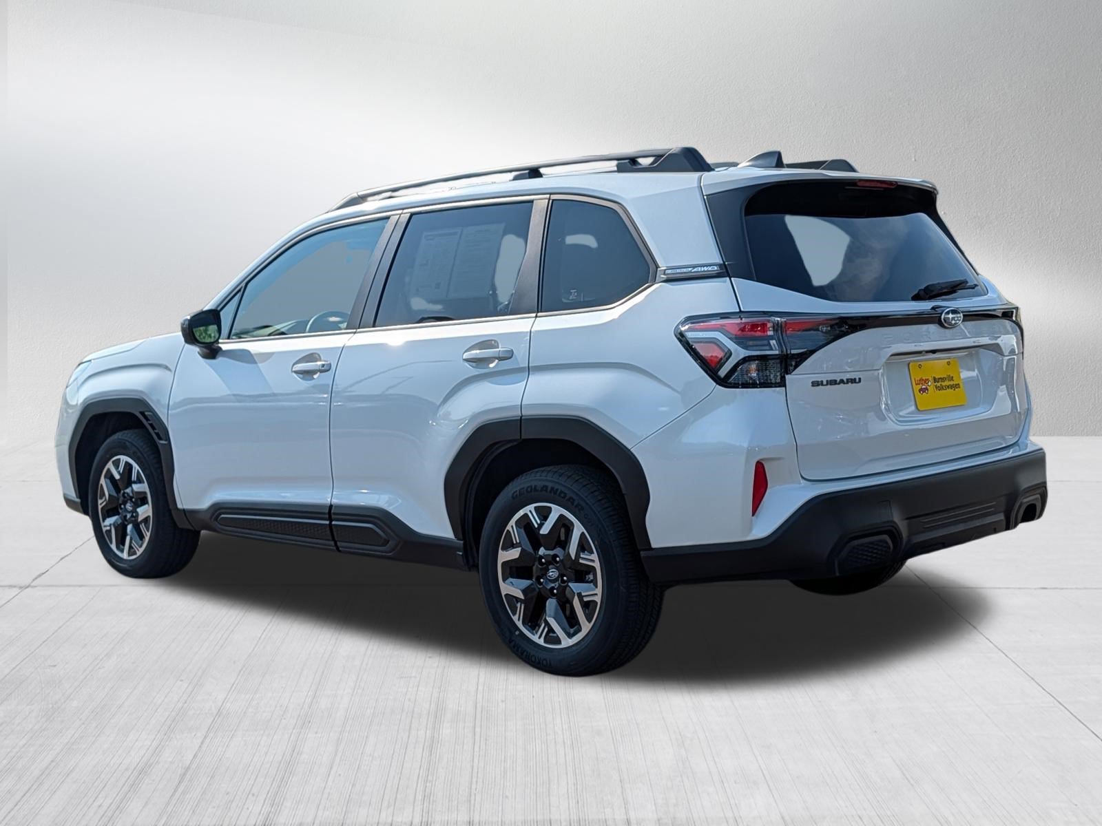 Used 2025 Subaru Forester Premium AWD/4WD image 5