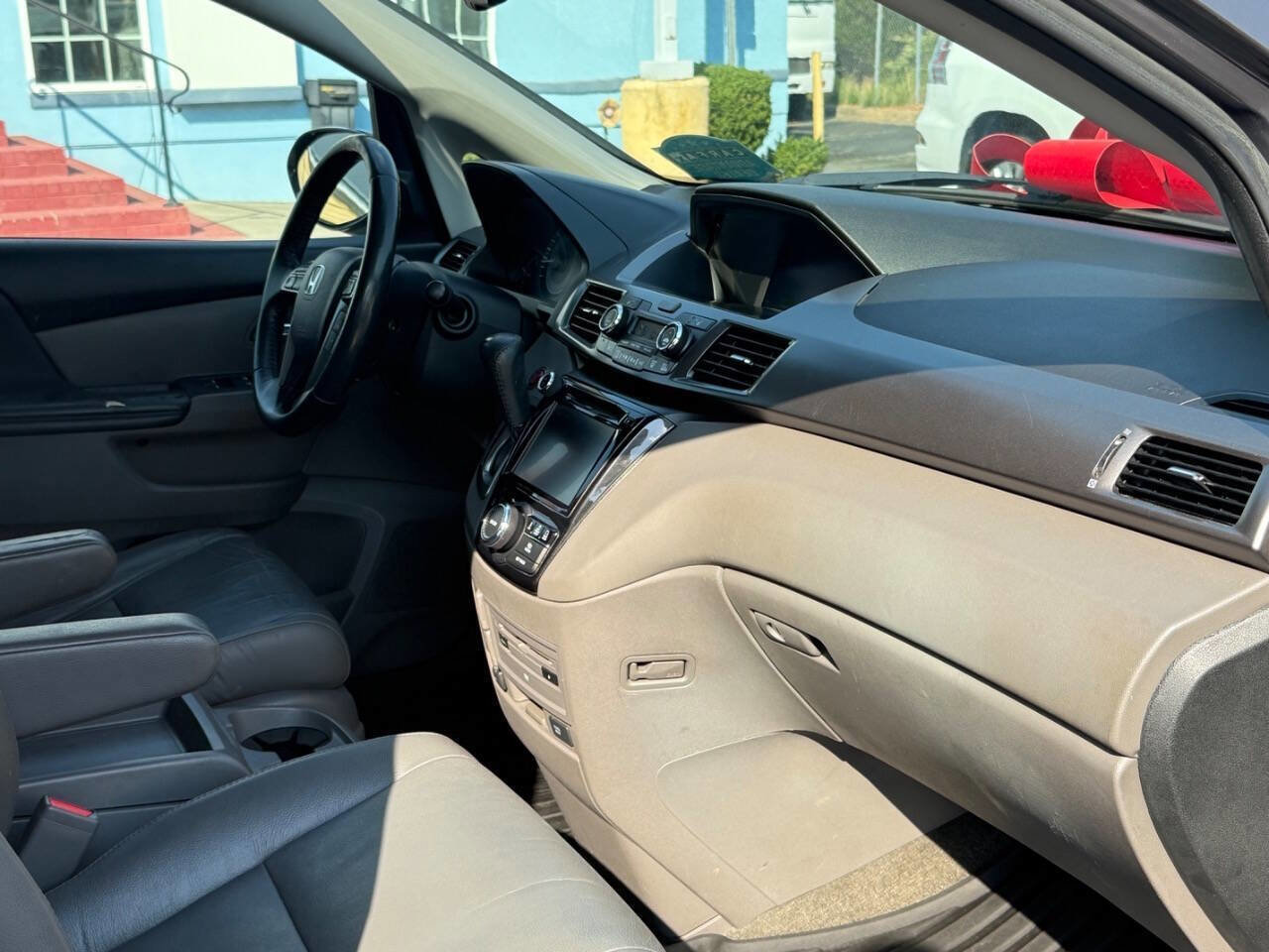 Used 2016 Honda Odyssey Touring Elite image 32