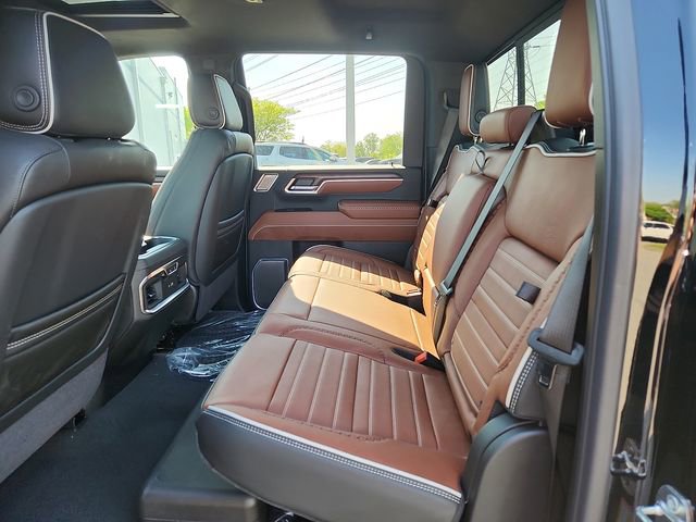 New 2026 GMC Sierra 3500 Denali Ultimate w/ LPO, Black Badging Package AWD/4WD image 6
