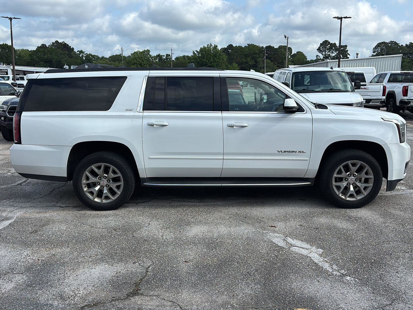Used 2019 GMC Yukon XL SLT w/ Open Road Package RWD image 8