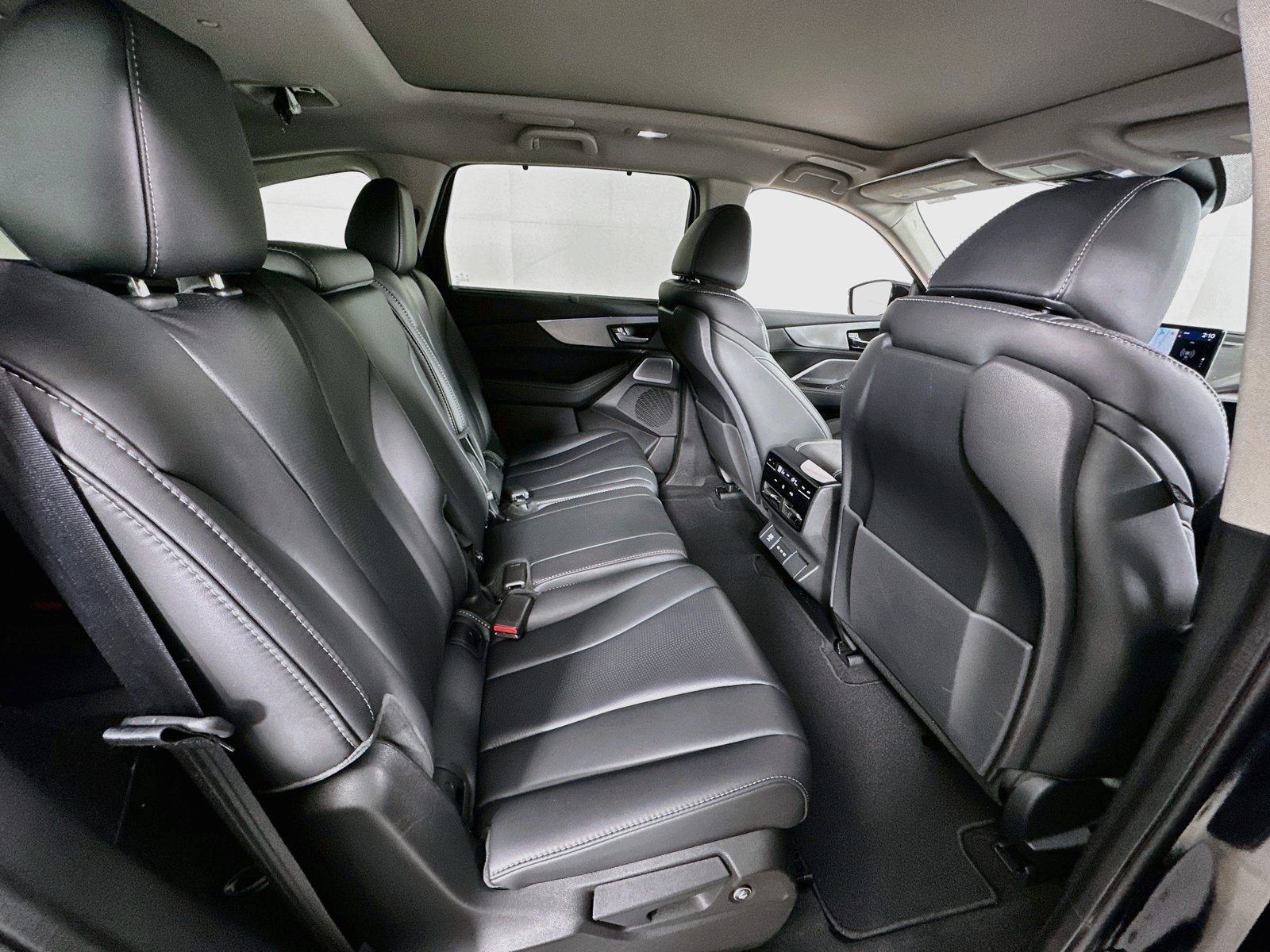 Used 2026 Acura MDX w/ Technology Package FWD image 29