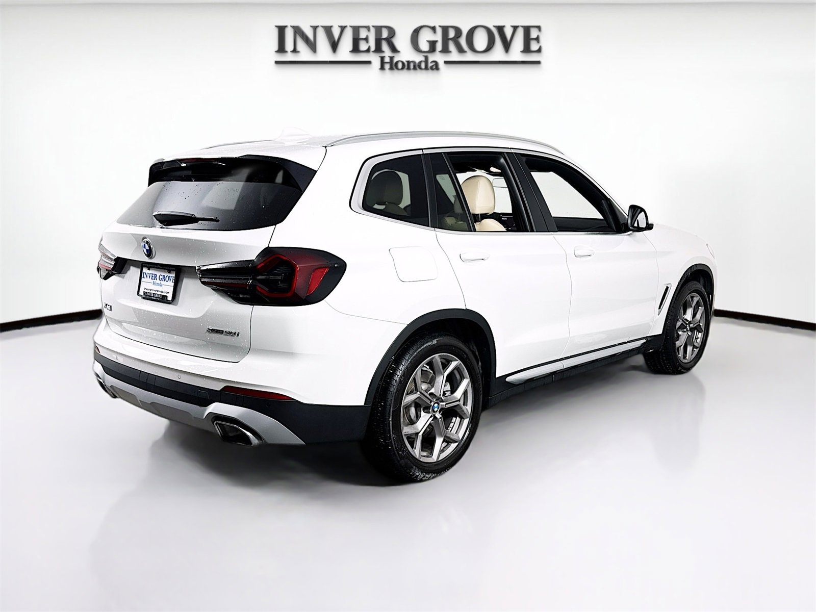 Used 2024 BMW X3 xDrive30i w/ Premium Package w/ZPA image 5