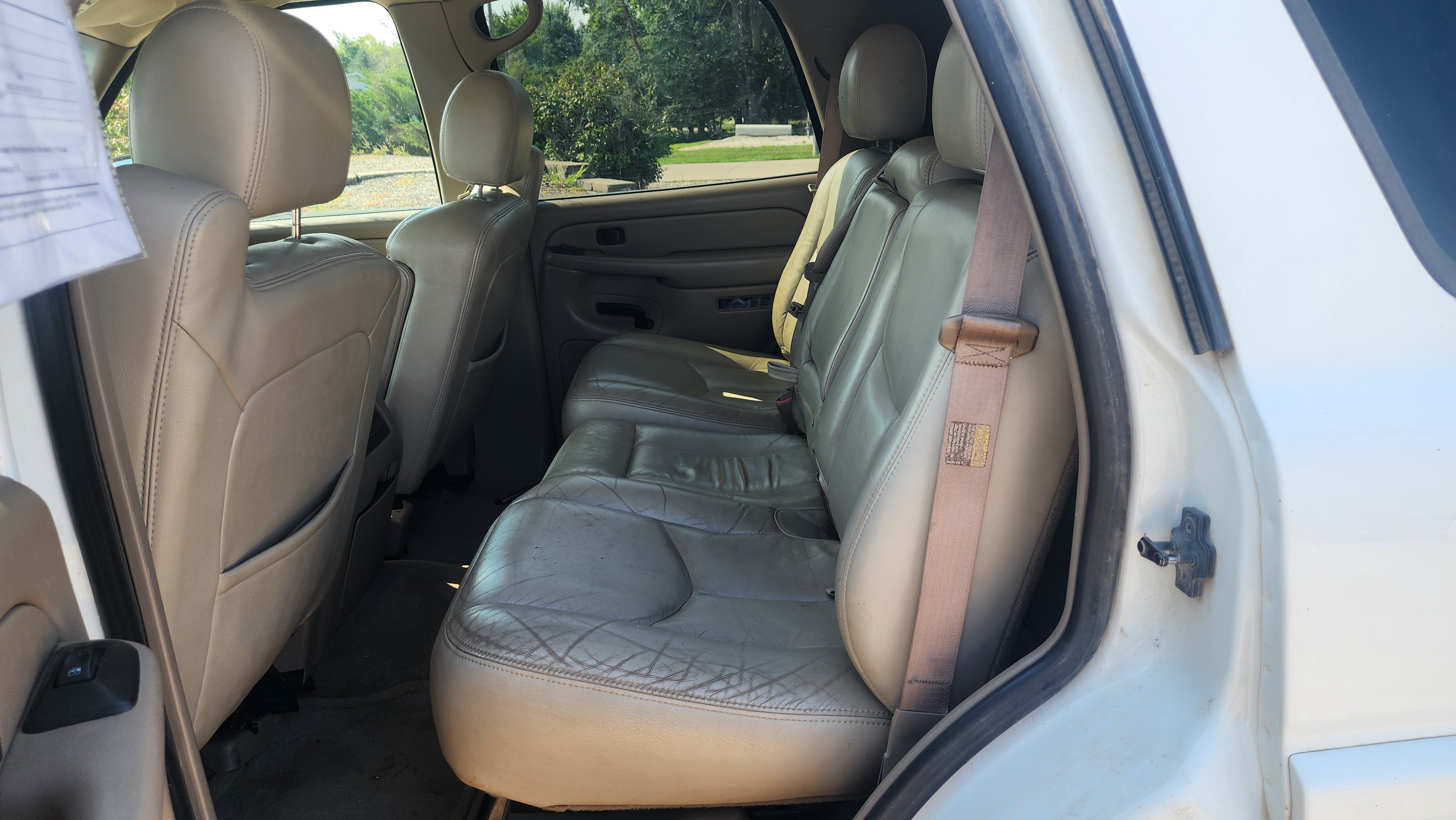 Used 2004 Chevrolet Tahoe LS w/ Preferred Equipment Group AWD/4WD image 10