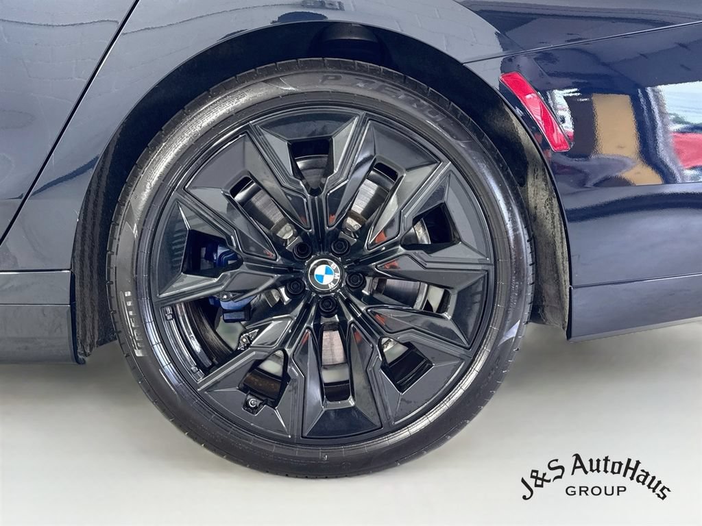 Used 2024 BMW 740i xDrive AWD/4WD image 40