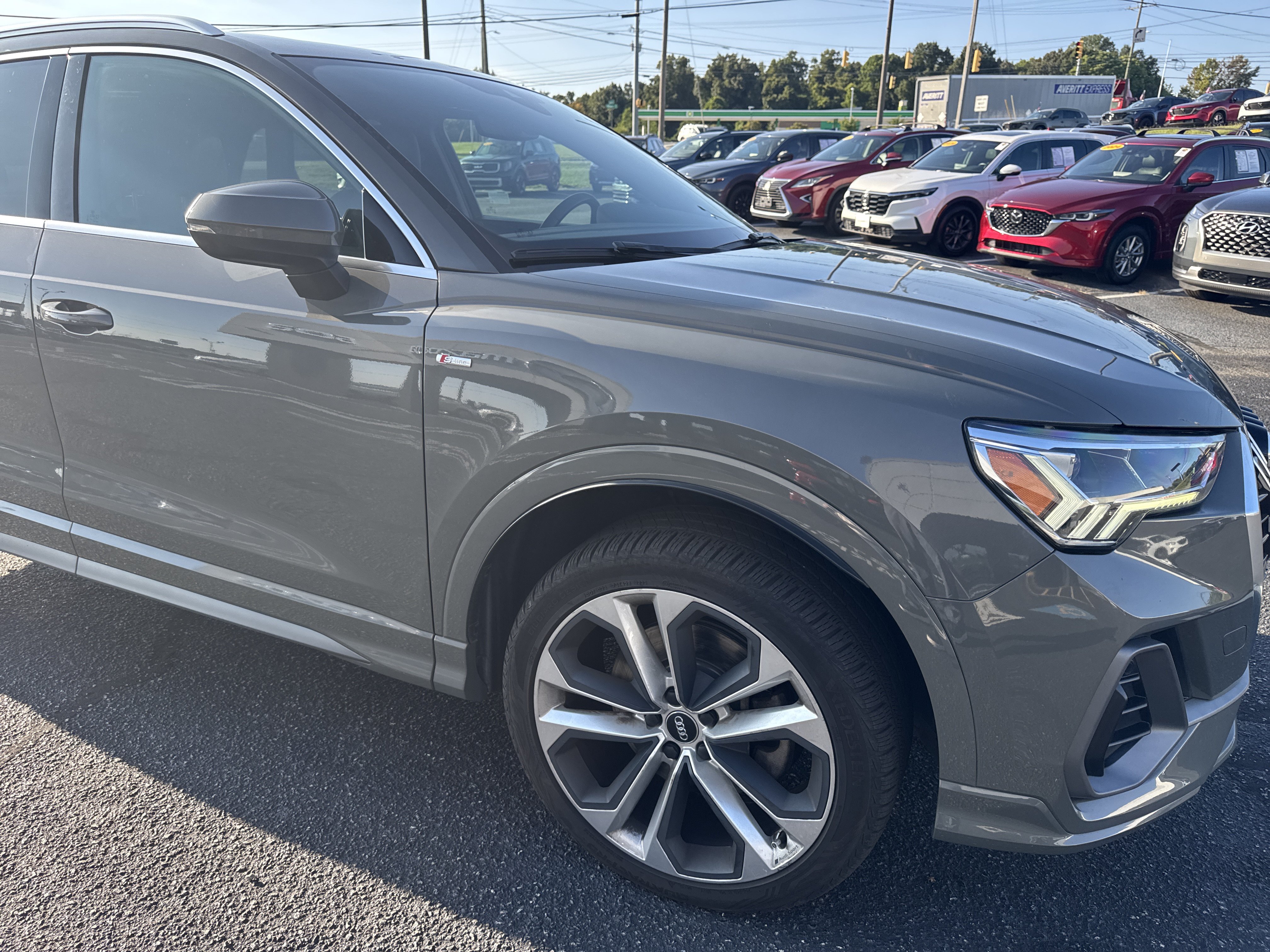 Used 2019 Audi Q3 2.0T Premium Plus AWD/4WD image 10