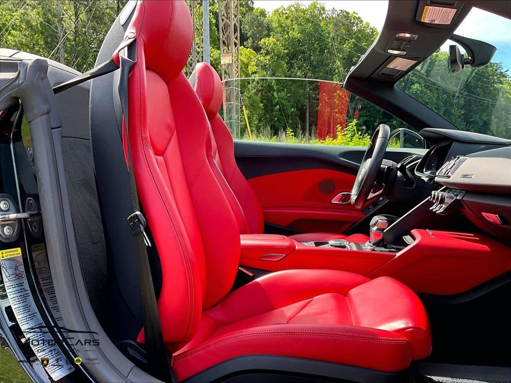 Used 2022 Audi R8 V10 performance RWD image 8