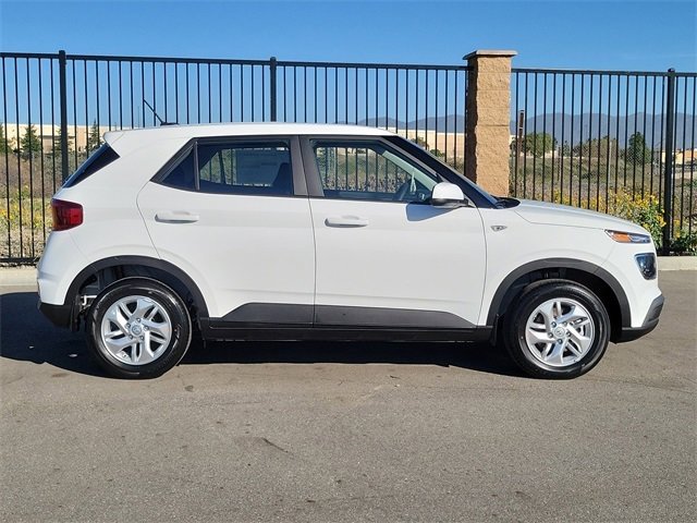 New 2026 Hyundai Venue SE image 23