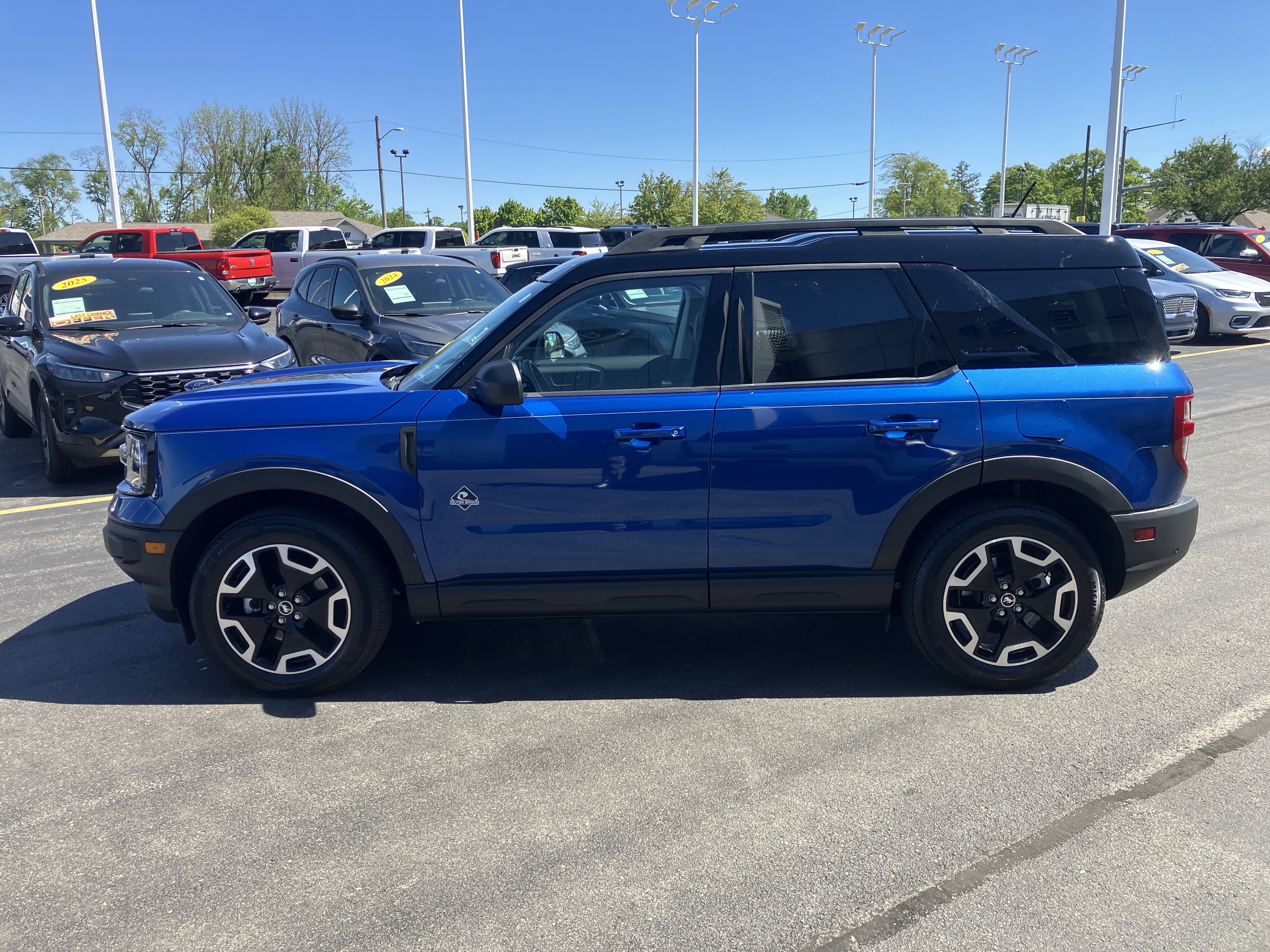Used 2024 Ford Bronco Sport Outer Banks w/ Tech Package AWD/4WD image 4