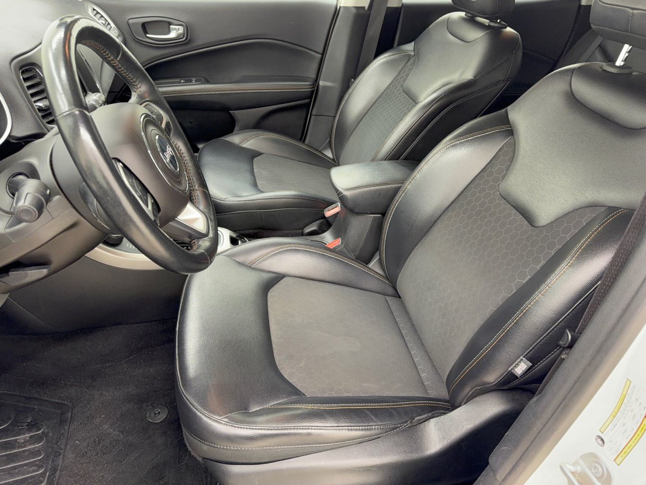Used 2017 Jeep Compass Latitude w/ Popular Equipment Group AWD/4WD image 5