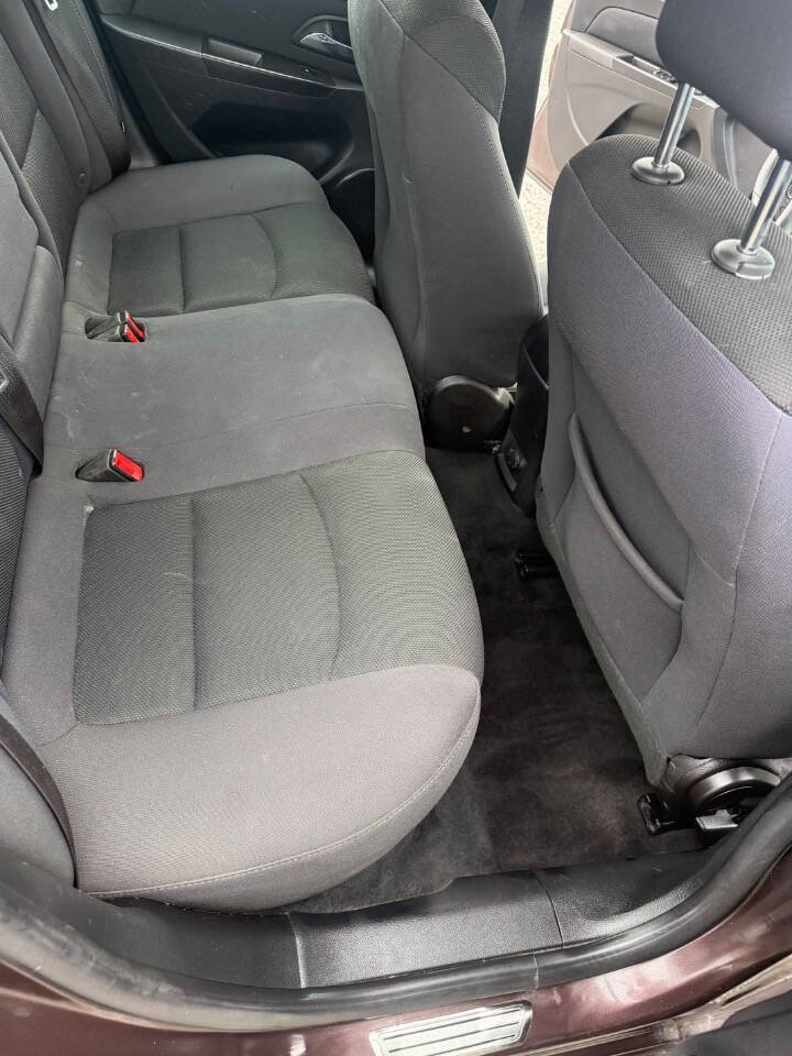 Used 2015 Chevrolet Cruze LT w/ RS Package FWD image 10