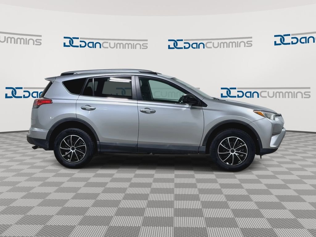 Used 2018 Toyota RAV4 LE image 2