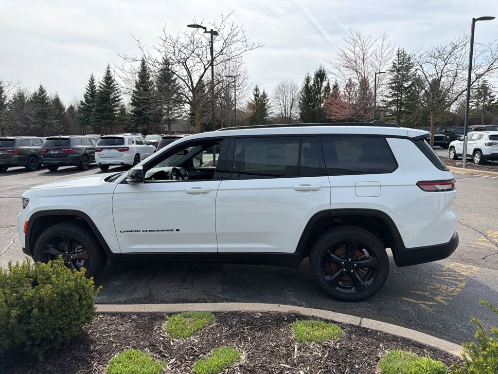 Certified 2024 Jeep Grand Cherokee L Altitude image 5