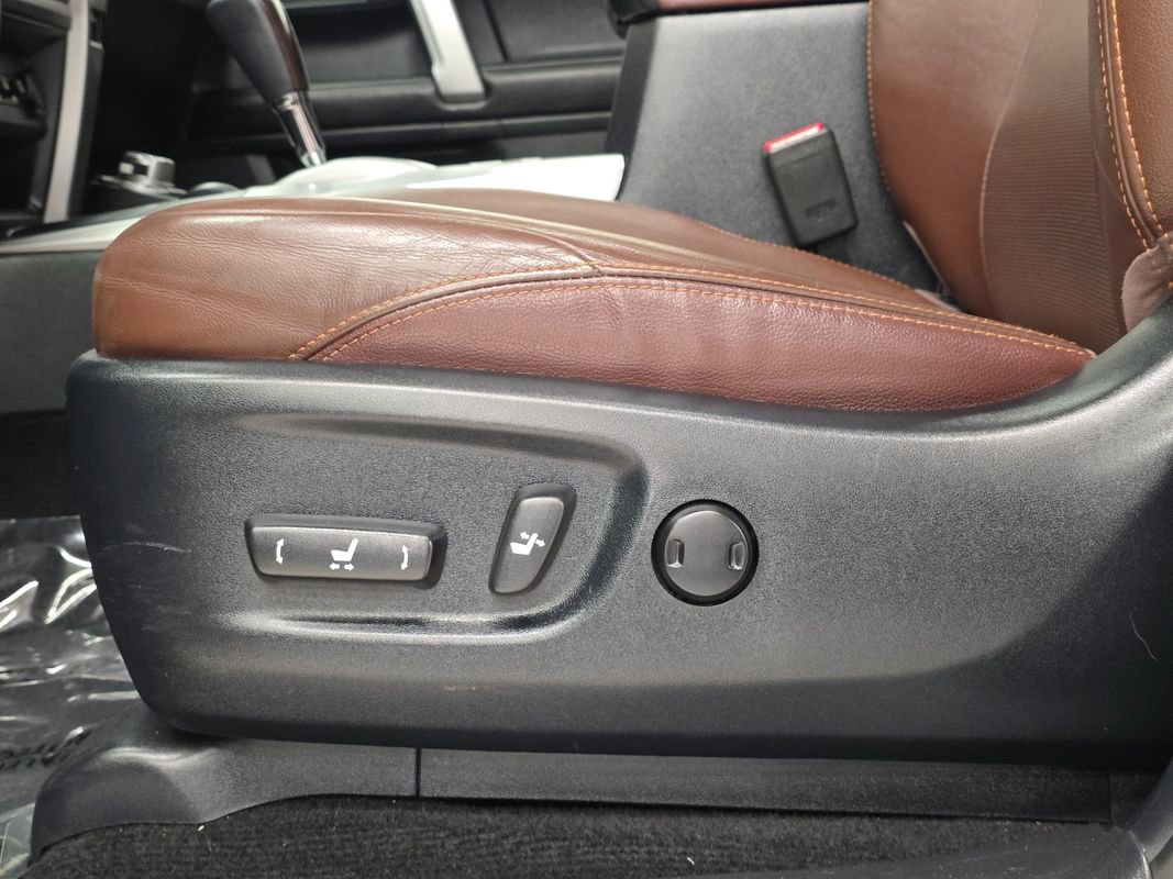 Used 2015 Toyota 4Runner Limited AWD/4WD image 25