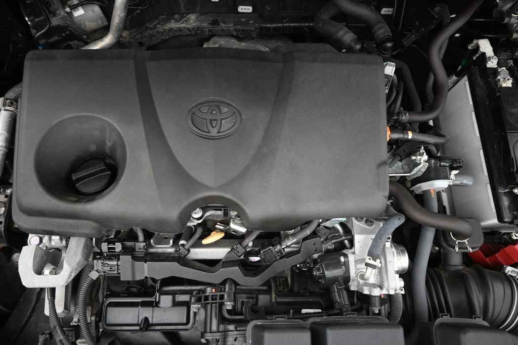 Used 2025 Toyota RAV4 XLE FWD image 44