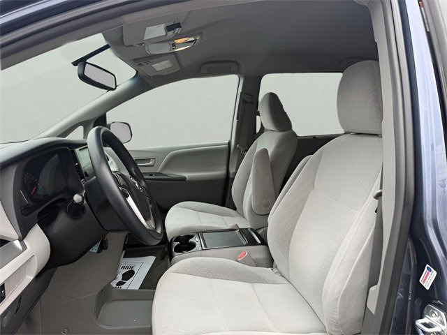 Used 2015 Toyota Sienna LE image 13
