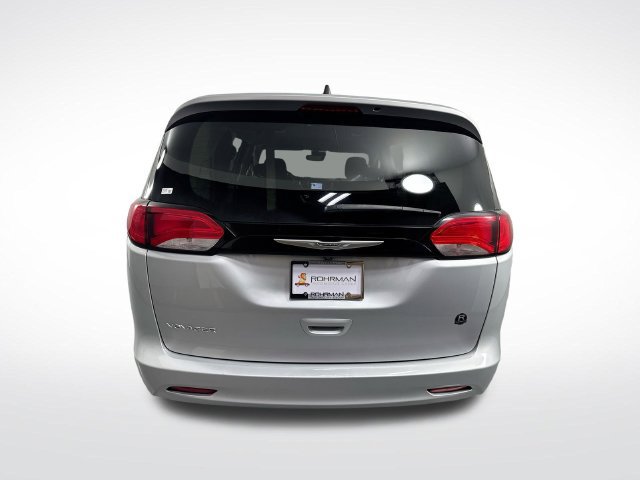 Used 2023 Chrysler Voyager LX FWD image 32
