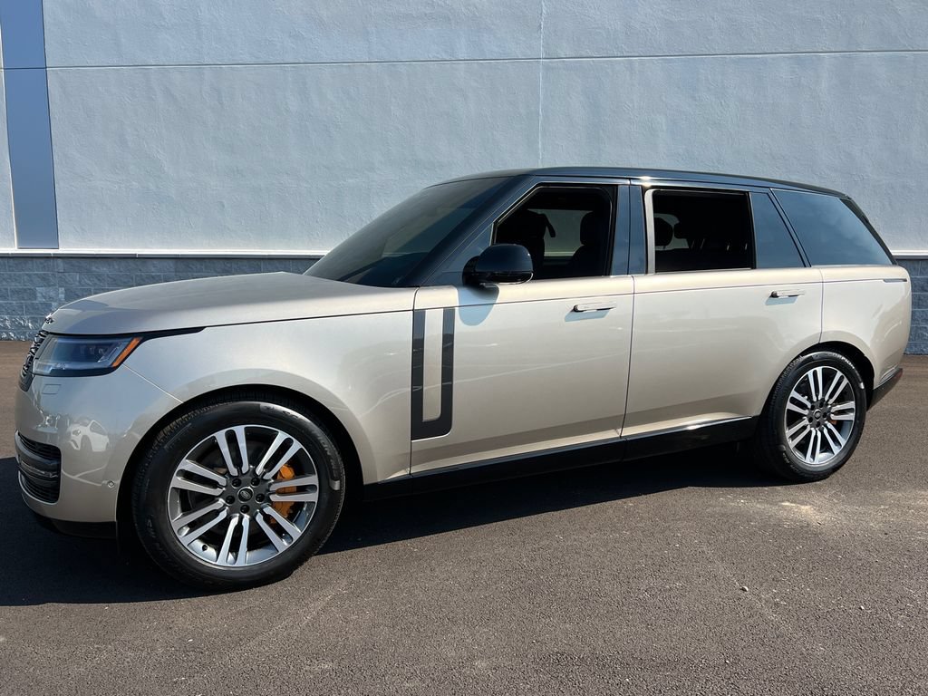 Used 2025 Land Rover Range Rover Long Wheelbase SE