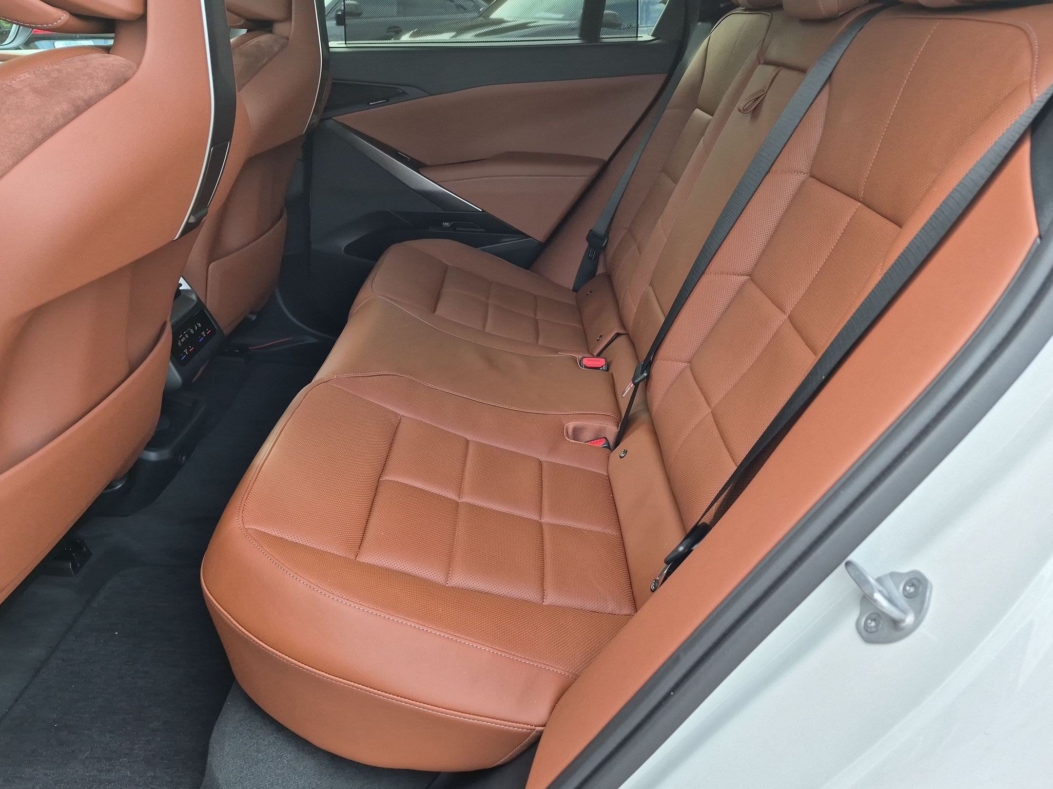 New 2027 BMW X5 xDrive50e w/ M Sport Package AWD/4WD image 28