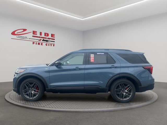 Used 2025 Ford Explorer ST-Line w/ Premium Package image 2