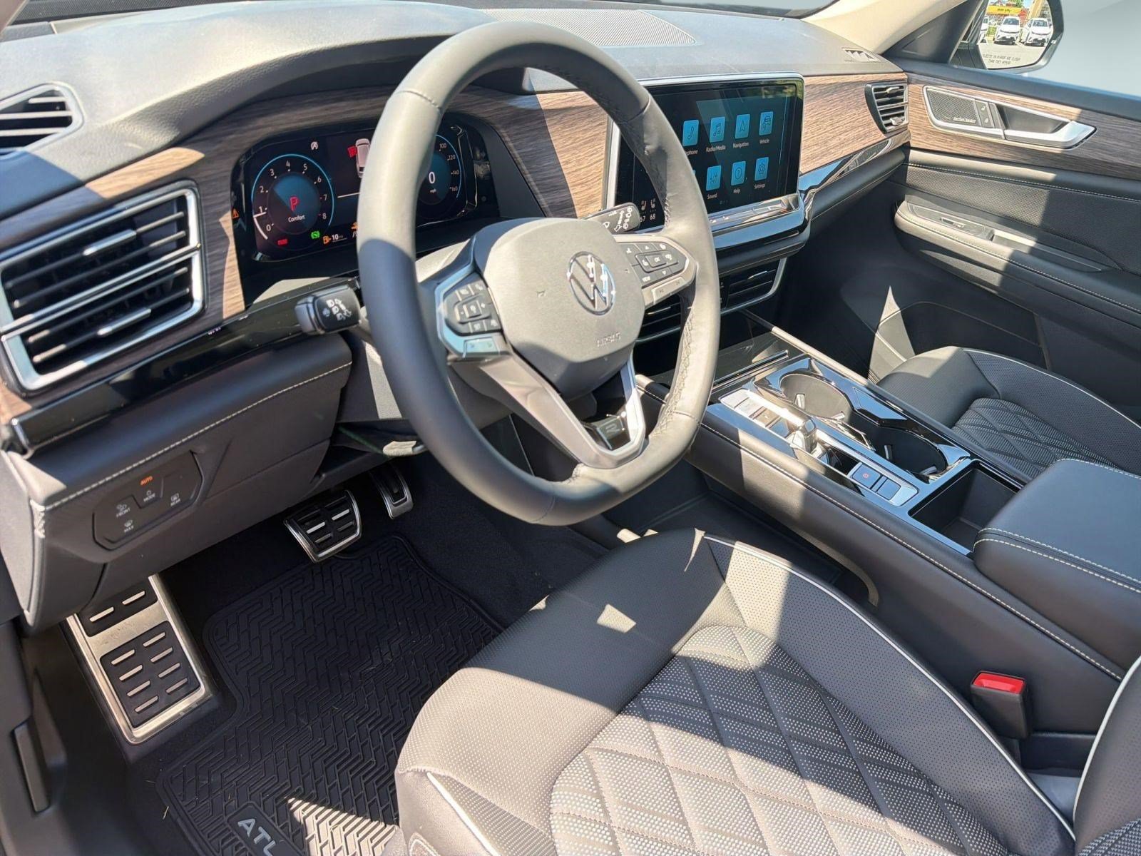 New 2026 Volkswagen Atlas SEL Premium R-Line AWD/4WD image 4