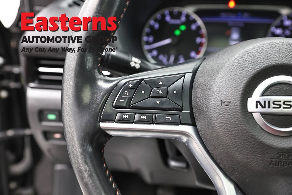 Used 2023 Nissan Sentra SR w/ SR Premium Package FWD image 15